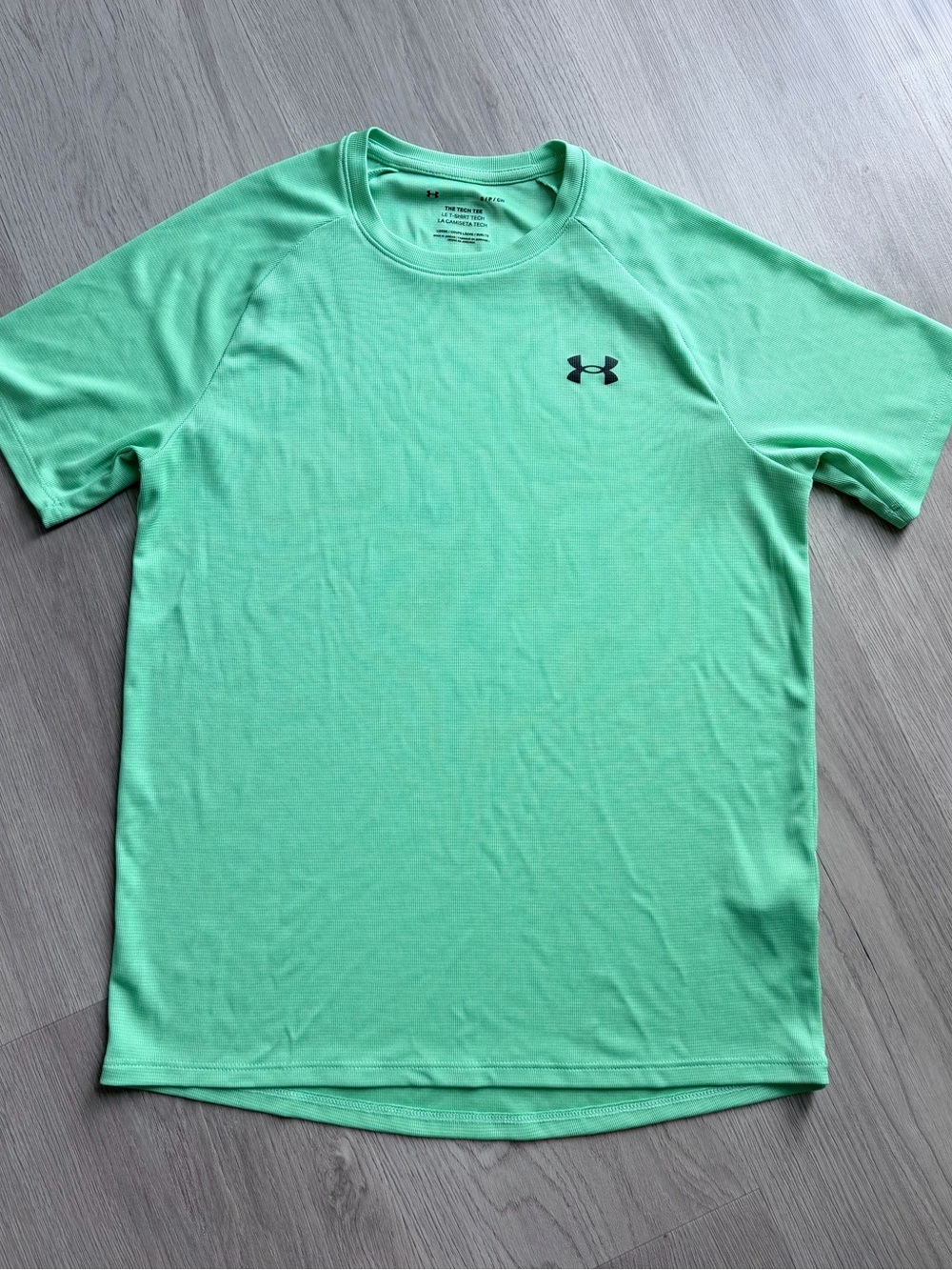 Lot of 3 - Under Armour (2) & Old Navy (1) Shirts - Boys (XL) - Picture 2 of 4